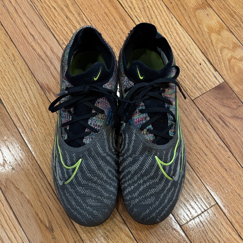 Nike Phantom GX Elite Fusion FG kids size 5.5
